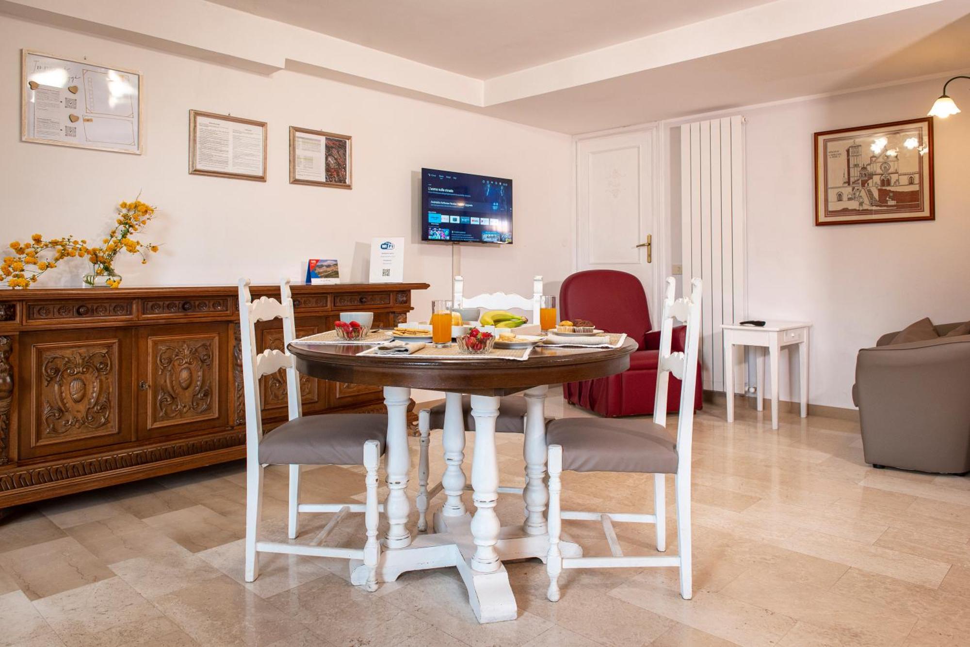 Appartamento Con Parcheggio E Giardino Ασίζη Εξωτερικό φωτογραφία